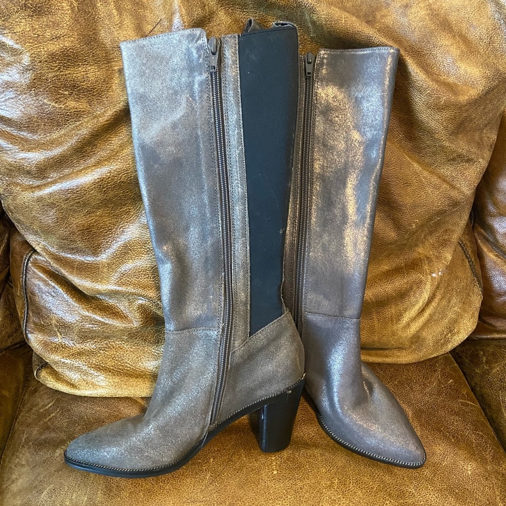 Heeled boots
